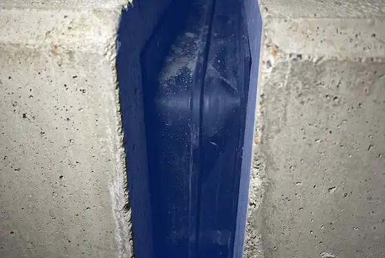 AI segmentation mask on a waterproofing gap