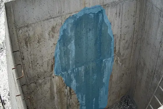 AI segmentation flagging water seepage on a pit wall