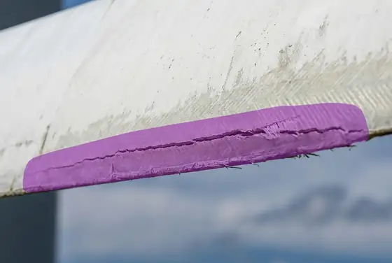 AI segmentation mask on a horizontal crack along a wind blade trailing edge